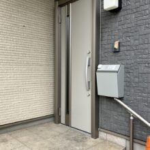 カバー工法ならたった1日で最新の玄関ドアに交換！～千葉県柏市 S様～