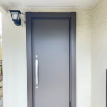 たった一日で木製の玄関を断熱仕様に 玄関交換工事～千葉県佐倉市 M様～